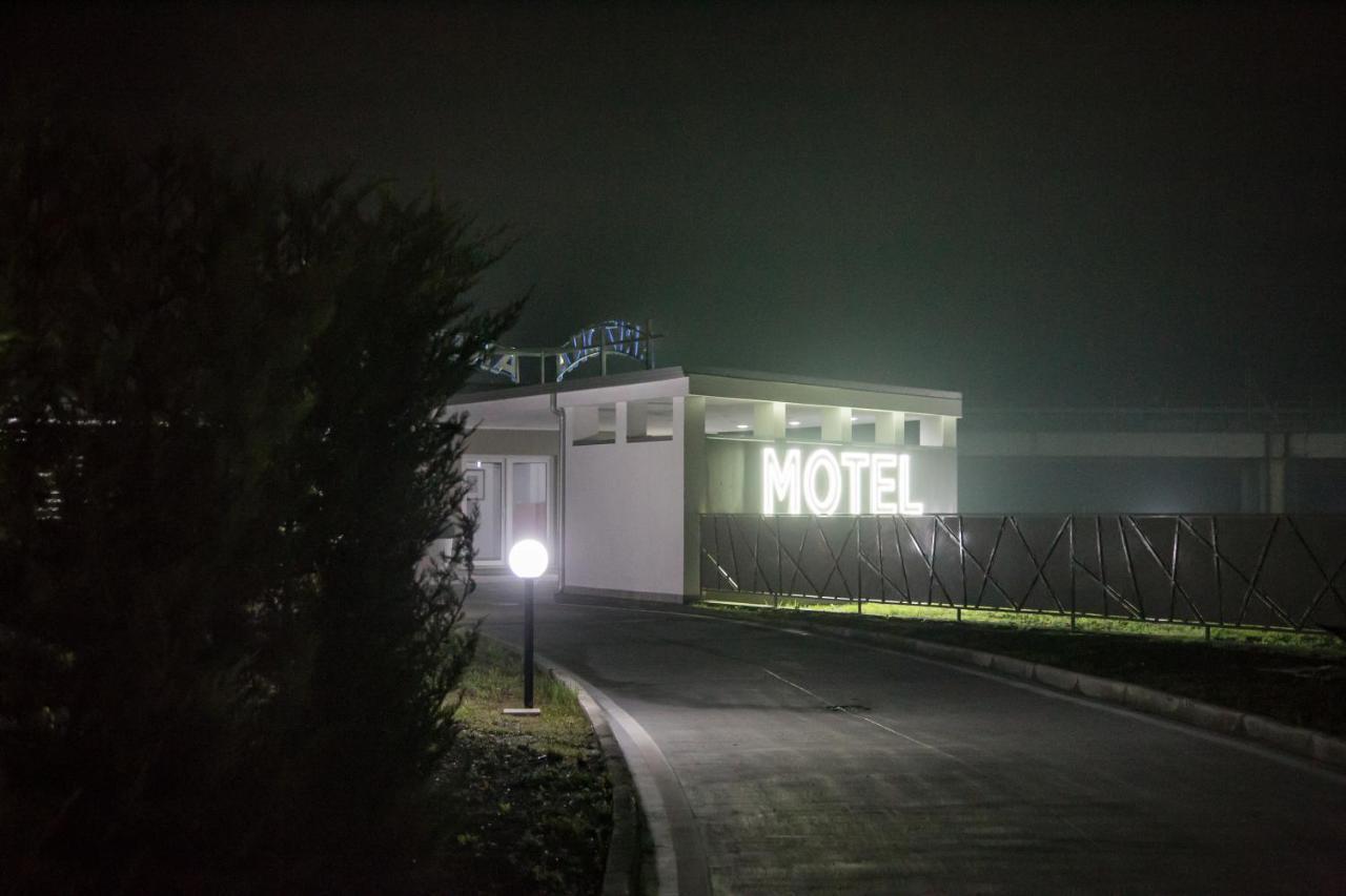 Arizona Motel Кастель Вольтурно Экстерьер фото